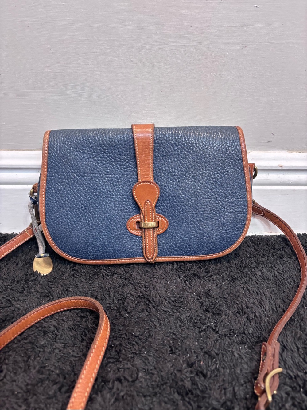 Vintage Dooney & Bourke All Weather Leather Over & Under Tack Navy British tan - Picture 1 of 9